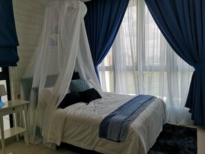 Studio - Essential Travelers Only | Iron/ironing board, free WiFi, bed sheets - H20 Residence by ADDS (Petaling Jaya)