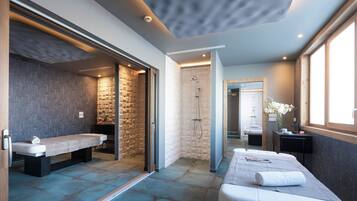 3 treatment rooms, massages