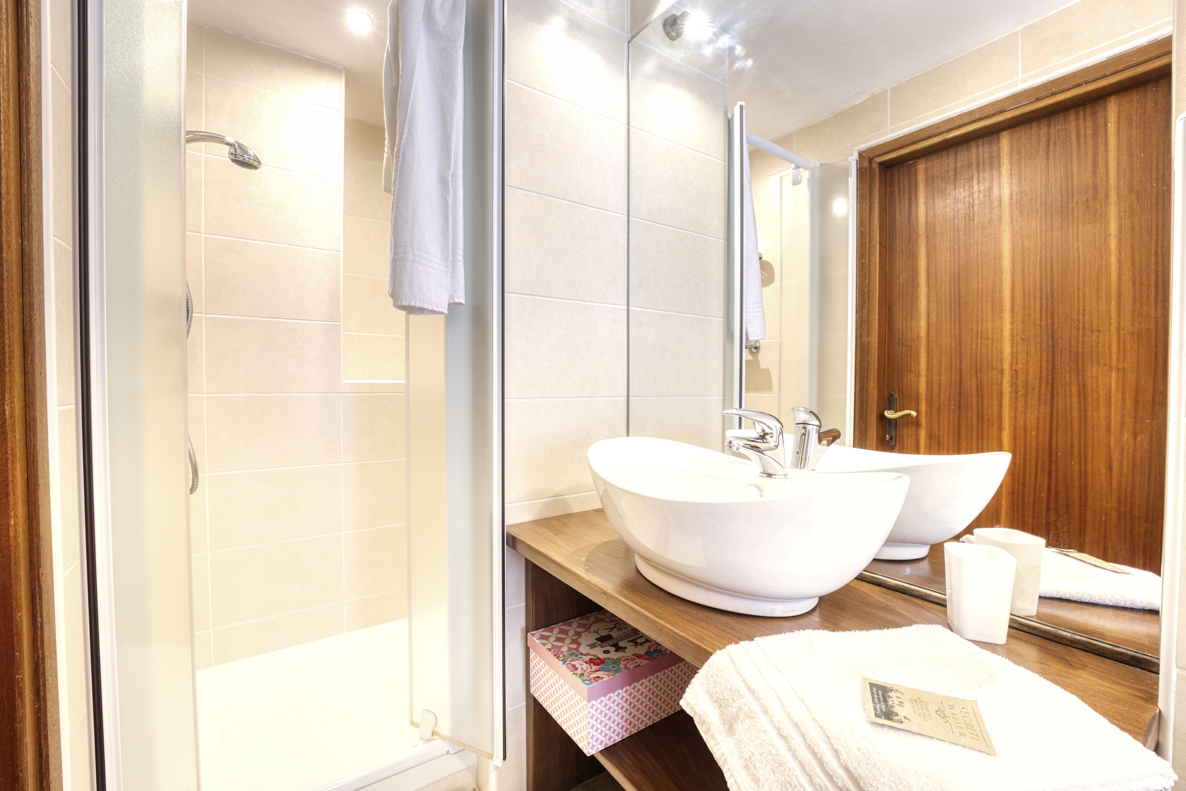 Apartemen, 2 kamar tidur, balkon, pemandangan gunung (Piazza 1) | Kamar mandi | Shower, pengering rambut,  dan kloset
