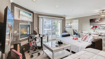 3 bedrooms, laptop workspace, iron/ironing board, travel crib