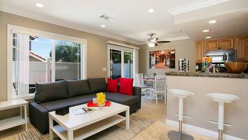 50-inch TV with cable channels, fireplace, Netflix