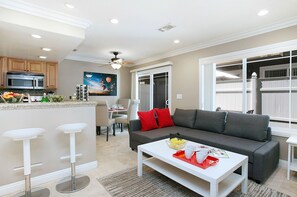 50-inch TV with cable channels, Netflix, toys - Awesome Multi Level - Large Patio - Fast WIFI - Work Desks - Self Check In! (CM-2) (Costa Mesa)