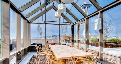 Speechless In Seattle! #1 Location - 2BR - Free Parking! (VR1)