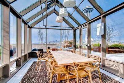 Speechless In Seattle! #1 Location - 2BR - Free Parking! (VR1)