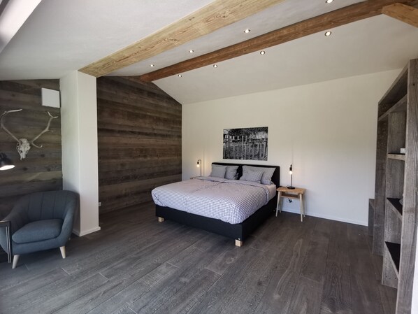 3 quartos, Wi-Fi de cortesia, roupa de cama