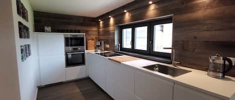 Oven, dishwasher
