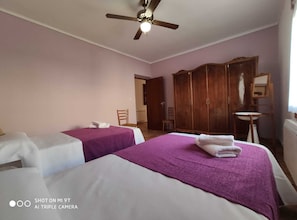 6 bedrooms, iron/ironing board, free WiFi, bed sheets