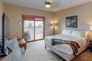 5 bedrooms, iron/ironing board, Internet, bed sheets