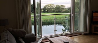 Riverside Penthouse  2BR & 2 Bath  2 Parking View  Near St Neots