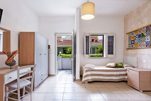 Basic-Zimmer, Kochnische (Stanza al Mare Tipologia B) | Babybetten, Bettwäsche