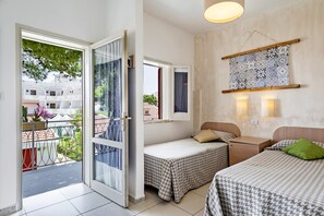 Habitació bàsica (Stanza al Mare Tipologia A) | Bressols i roba de llit 