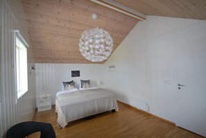 2 bedrooms, WiFi - NO 1 in Iceland West. Best View Cottage. (Snæfellsbær)