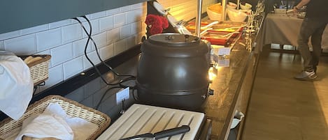 Gratis kontinental frukost varje dag