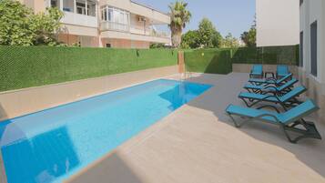 Piscine extérieure (ouverte en saison)