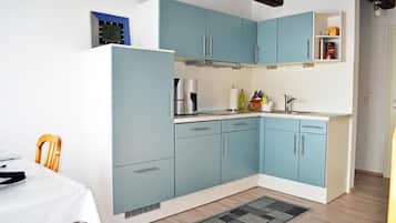 Geladeira, micro-ondas, fogão, lava-louças