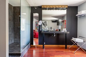 Double Room (No. 5) | Bathroom