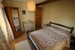 2 makuuhuonetta, silitysrauta/-lauta, Wi-Fi