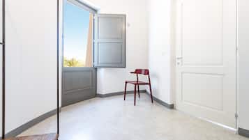 Superior Suite | Bathroom | Free toiletries, hair dryer, bidet, towels