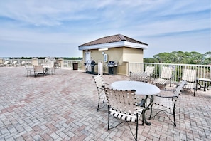 Outdoor dining - BEACHFRONT CONDO OPEN FOR SUMMER!GREAT VIEWS!! (Panama City Beach)
