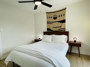 3 habitaciones, tabla de planchar con plancha, cuna de viaje y wifi