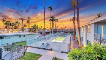 Et oppvarmet basseng