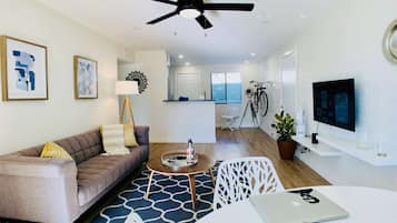 Televisión y biblioteca musical