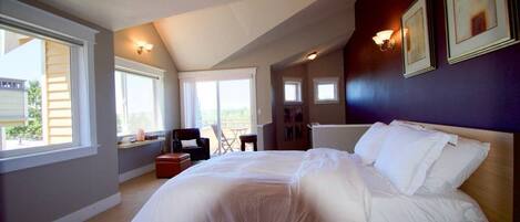 3 bedrooms, iron/ironing board, travel cot, WiFi