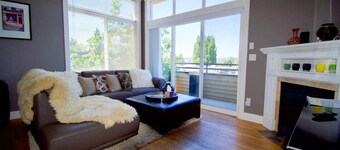 Elegant, airy and bright with vivid views over ship canal, Fremont and beyond.