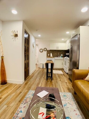 Very clean, modern, and well-appointed daylight basement apartment.