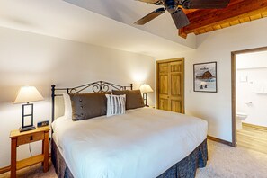 4 slaapkamers, een strijkplank/strijkijzer, internet, beddengoed