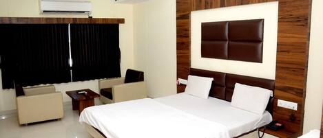 SUPER DELUXE AC ROOM