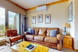 Fernseher, Kamin, DVD-Player, Stereoanlage