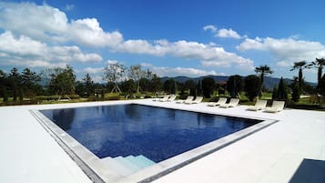 Piscina stagionale all'aperto