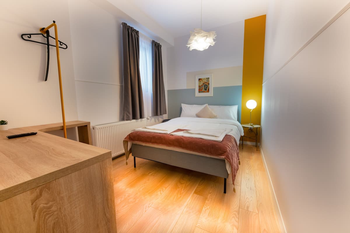 1 habitación, minibar, cortinas blackout y sistema de insonorización