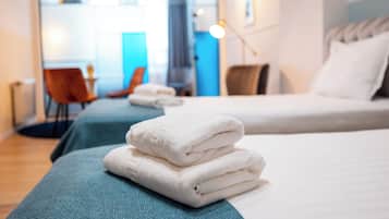 Suite estudio senior | Minibar, cortinas blackout, insonorización y wifi gratis