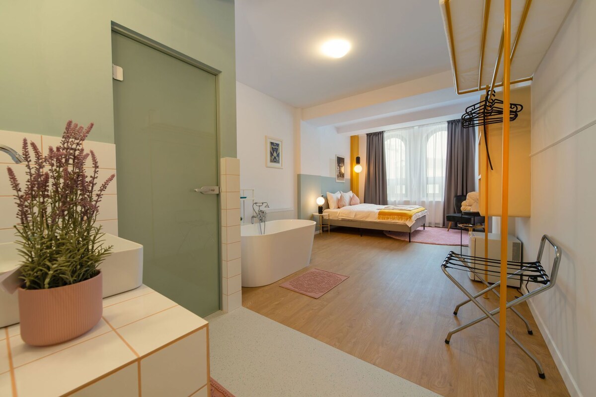 Minibar, desk, blackout drapes, soundproofing