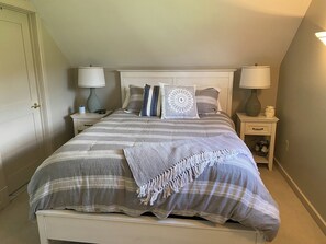2 chambres, fer et planche à repasser, accès au Wi-Fi (inclus)