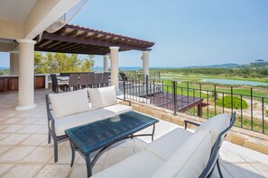 Talo, 4 makuuhuonetta | Ulkoalueet