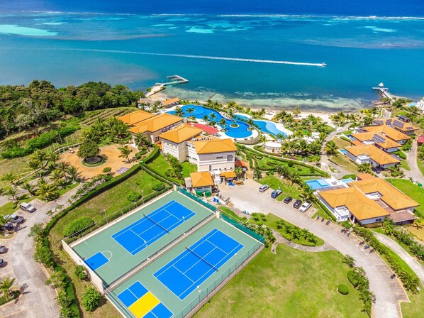 House, 4 Bedrooms | Aerial view