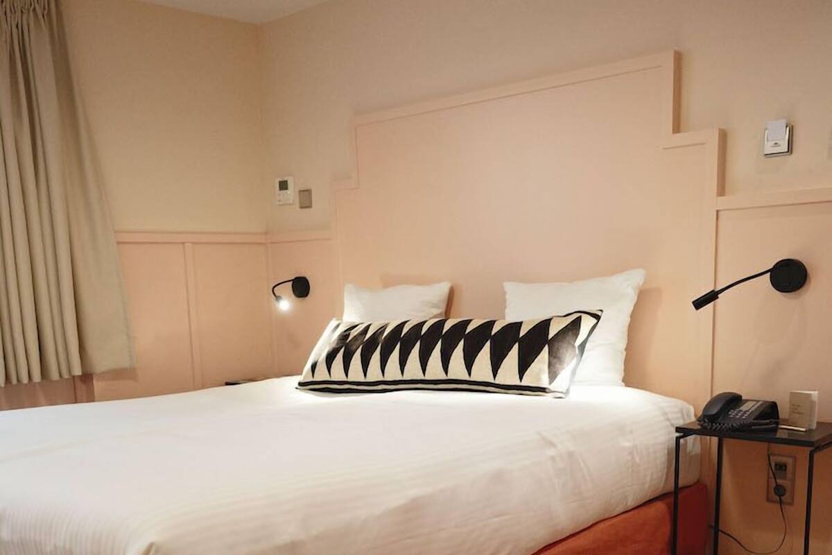 Minibar, in-room safe, desk, free WiFi