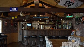 Bar (in der Unterkunft)
