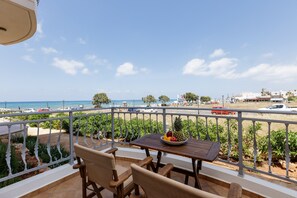 Estudio superior, vista al mar | Vista desde la habitación