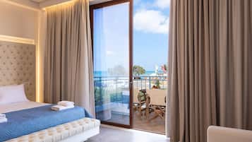 Superior-Studio, Meerblick | Individuell dekoriert, individuell eingerichtet, Schreibtisch