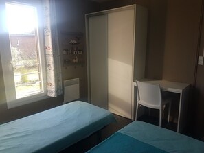 2 bedrooms, WiFi, bed sheets