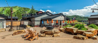 Luxury Slopeside Ski-In/Ski-Out Retreat