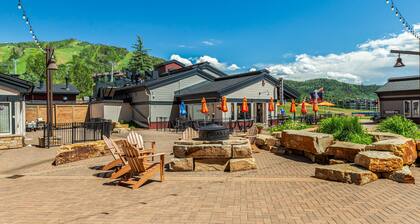 Luxury Slopeside Ski-In/Ski-Out Retreat