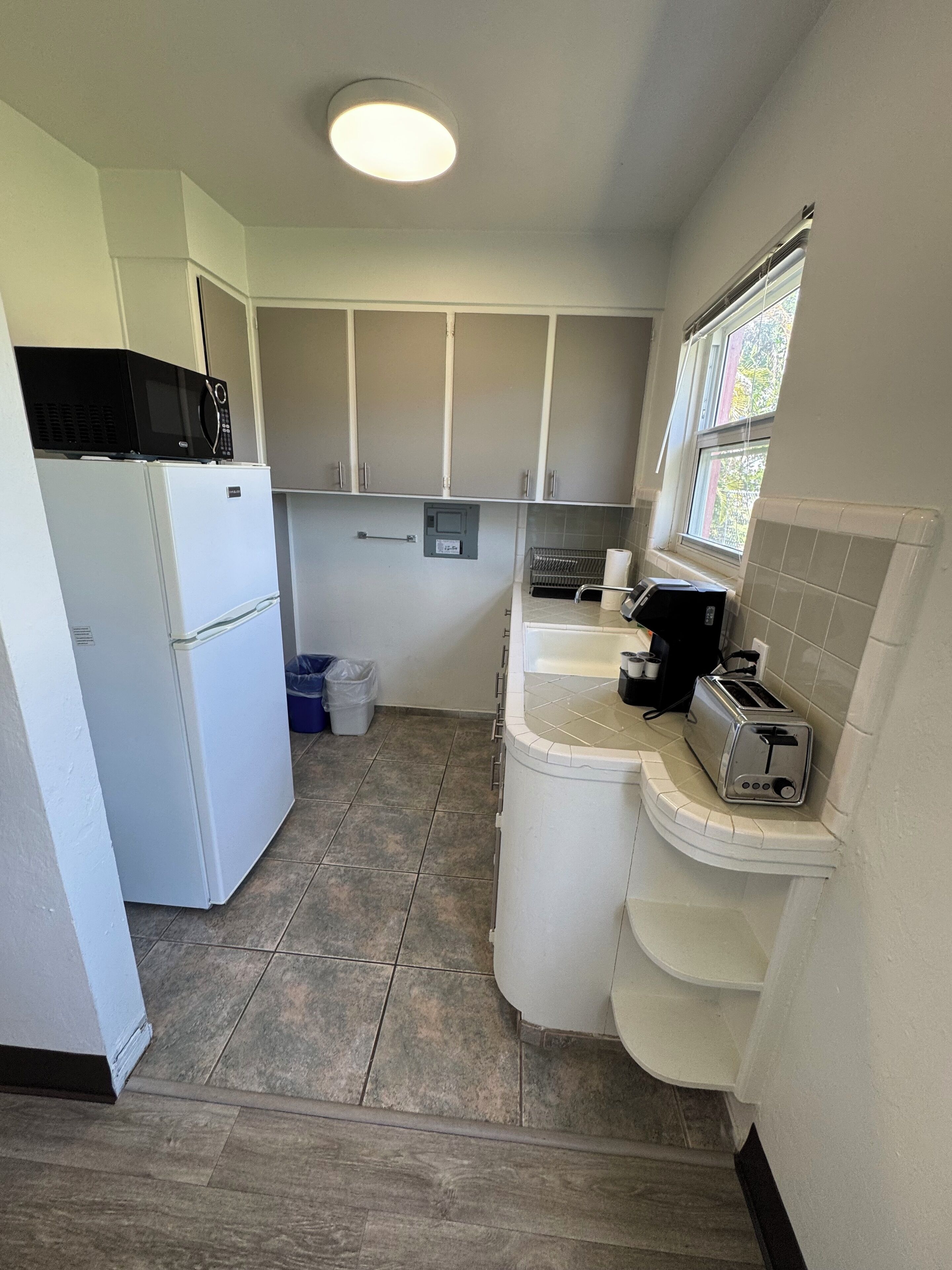 deluxe room | 1 bedroom, in-room safe, iron/ironing board, free wifi