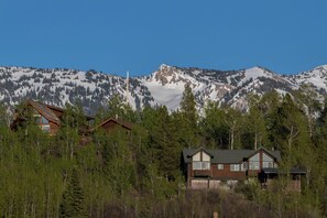 Exterior - Alpine Recharge (Alpine)