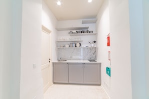 Appartement, 1 chambre | Cuisine privée | Bouilloire électrique