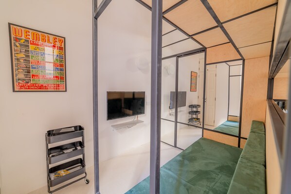 Duplex, 1 Bedroom | Living area